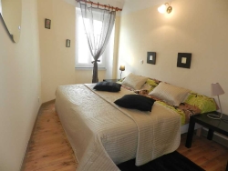 Une des 2 chambres 2 places du gîte - Cliquez sur l'icone pour zoomer